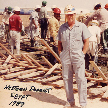 Photo of Bob Riceman in Western Desert, Egypt, in 1989