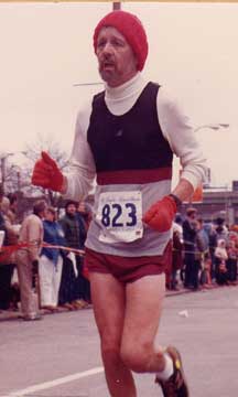 Herb Malmstrom running in 1983 St. Louis Marathon